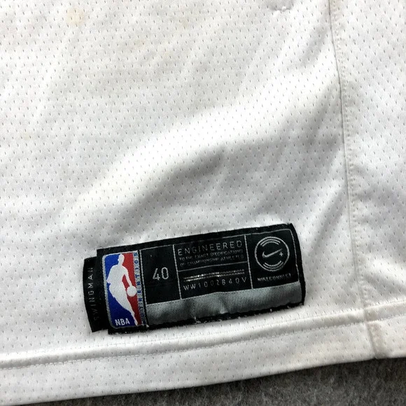 Vintage Michael Jordan Chicago Bulls Jersey Mens Small White Red Swingman Nike - Picture 3 of 9